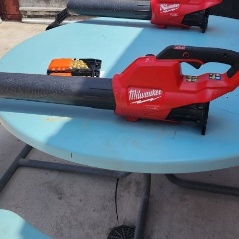 Milwaukee M18 Blower 