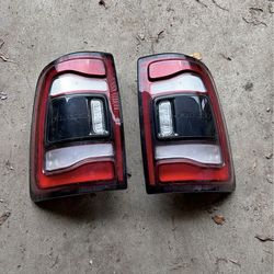 19-24 ram 1500 taillights