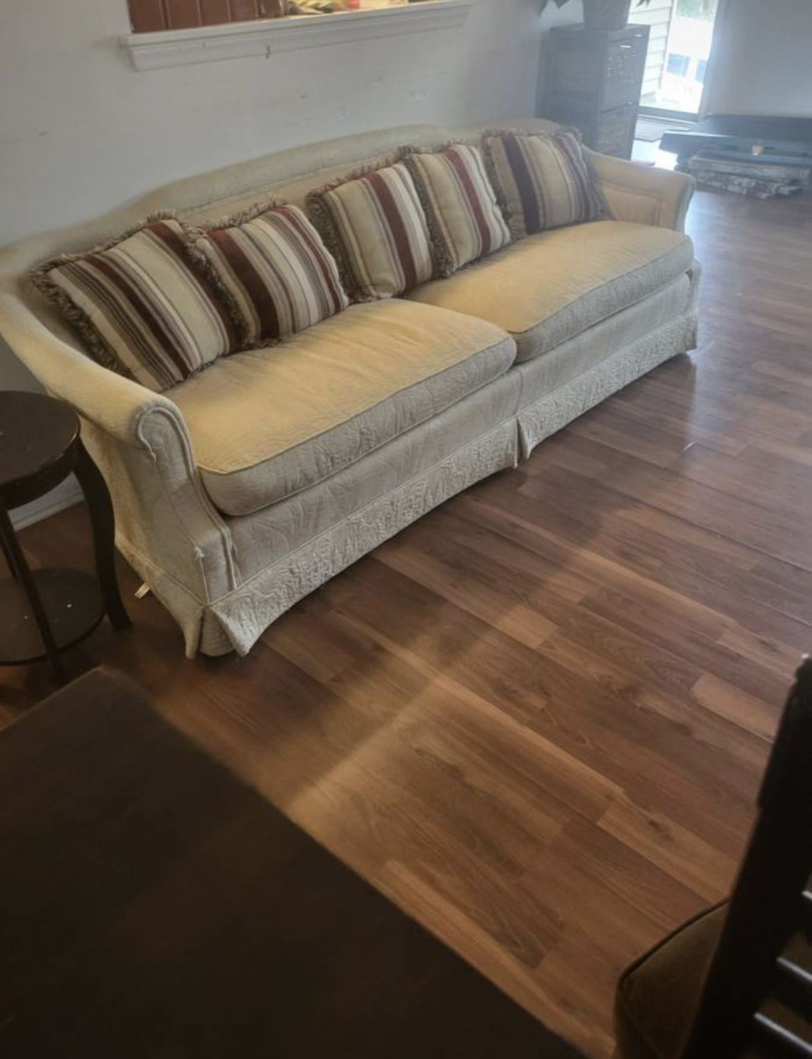 Basset “Old time” Sofa In pristine Condition