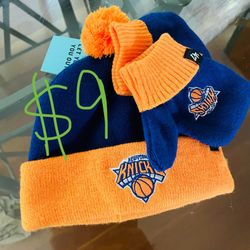 Brand New NY Knicks Baby Hat And Gloves