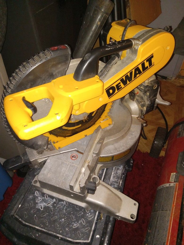 Dewalt Saw
