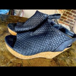 Fergalicious Black Wedge Sandals Shoes heels Gorgeous Size 7 