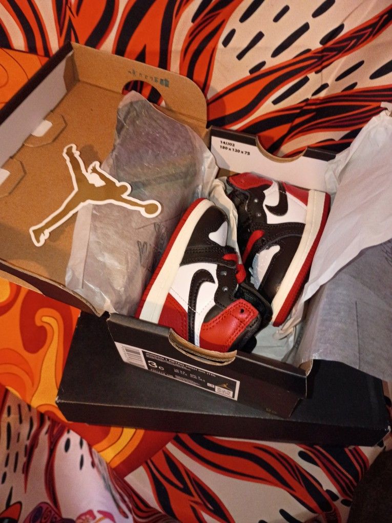 Jordan 1 Retro High OG – Toddler Size – Brand New – Iconic Mini Sneaker Style 🔥