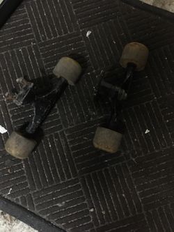 Skateboard trucks