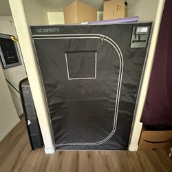 AC infinity 2x4 Grow Tent