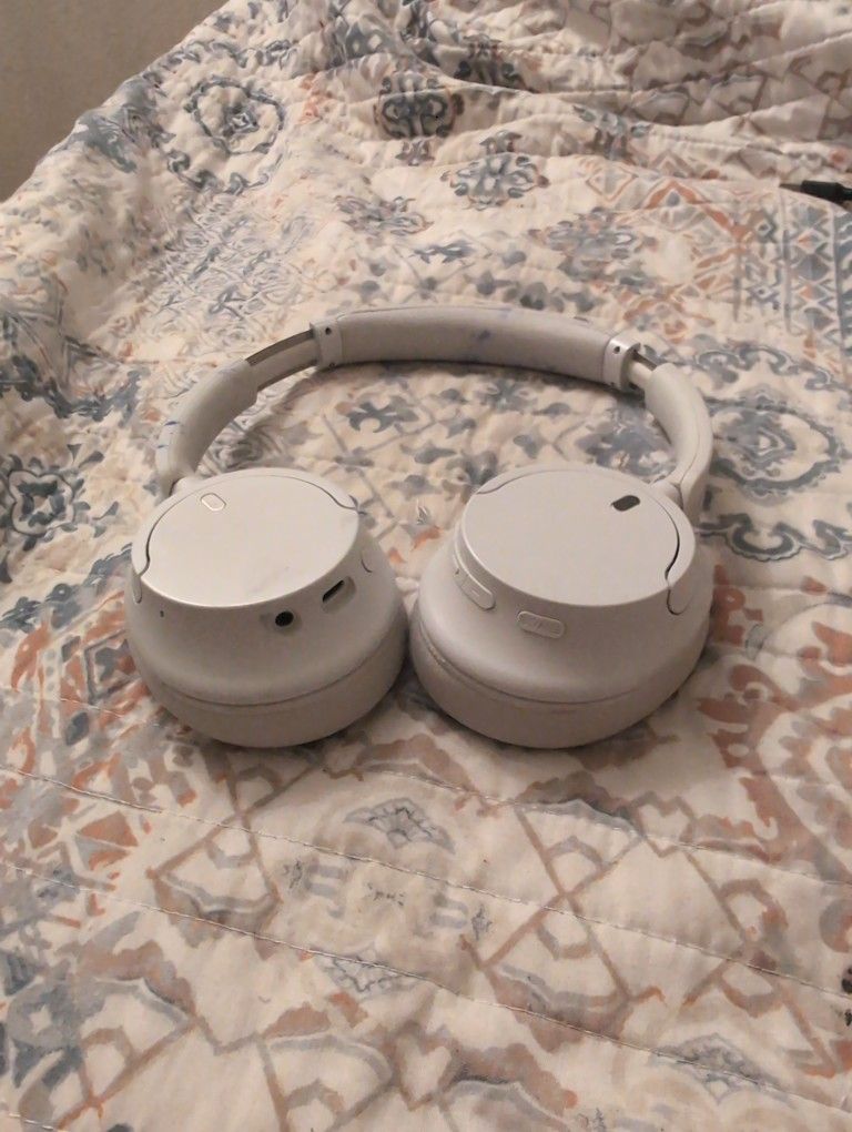 Sony WH CH-720n Headphones
