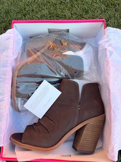 Vince Camuto VC-Kreesi Brown Goat Leather Open Toe Zip Ankle Booties 7.5M
