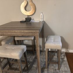 Table With 4 Stools