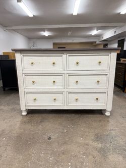 Rustic Farmhouse White 6-Drawer Dresser with Dark Wood Top – 62.5 ”