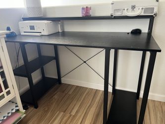 Black Desk