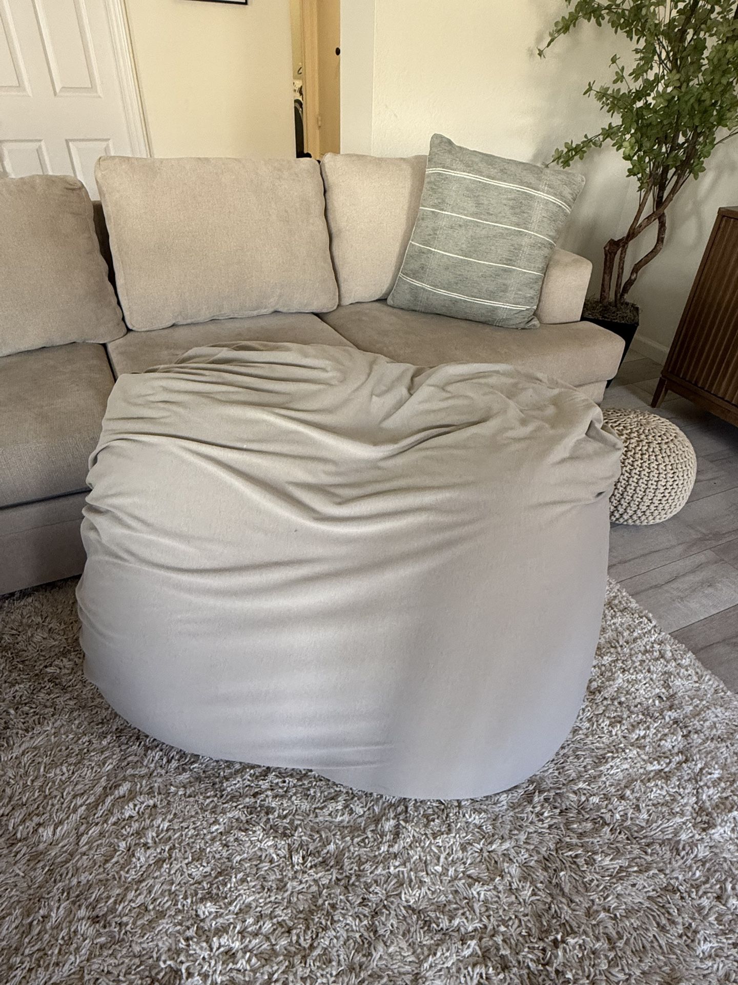 Double Moon Pod (Large Bean Bag Chair)