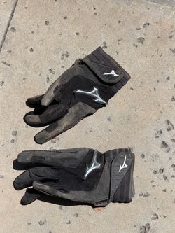 2 sets of softball batting gloves