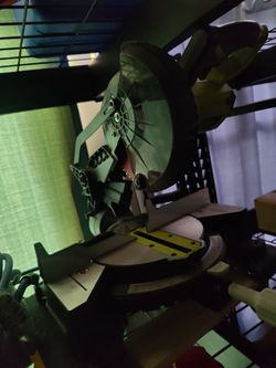 Ryobi Cordless 7-1/4" Compound Miter Saw