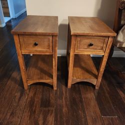 2 Console tables. 