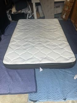 Full size Pillowtop mattress (Delivery available!)