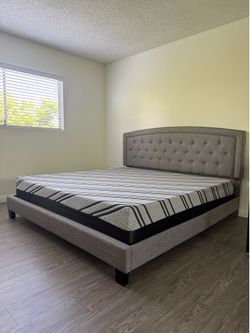 New king bed with mattress