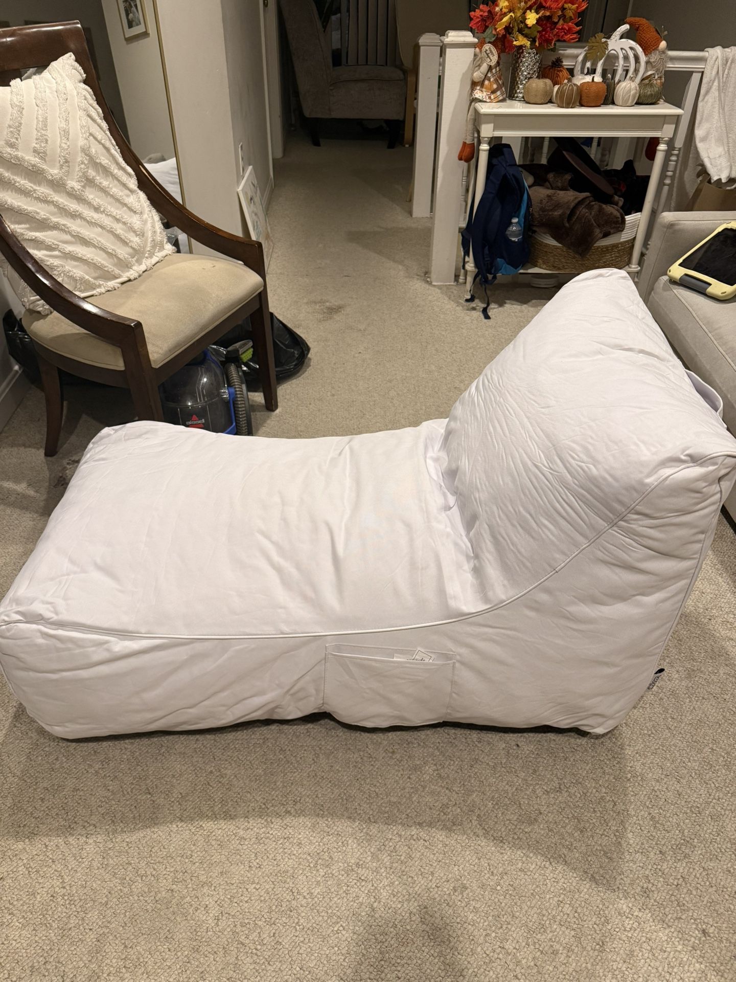 Sofa - Loungie Resty Chair White Nylon Bean Bag