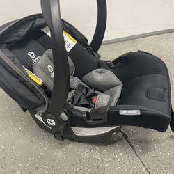 Diono liteclik 30 R safe plus - NEVER USED / Only Taken Out Of Box. 