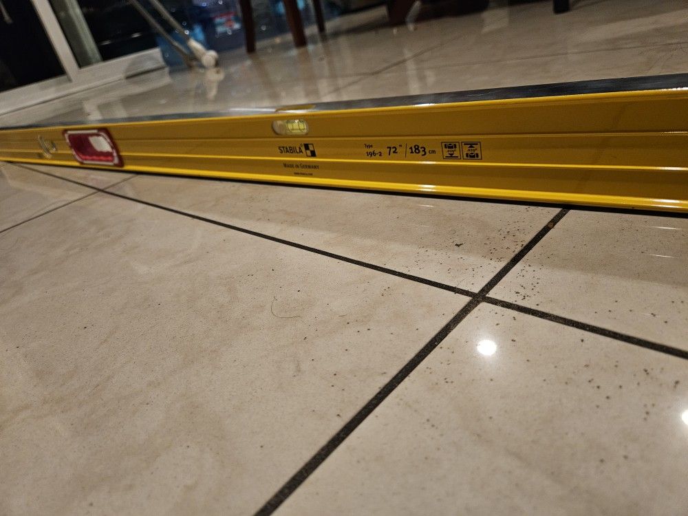 Stabila Nivel de constructores de 72 pulgadas, marco de alta resistencia, nivel profesional certificado de precisión
