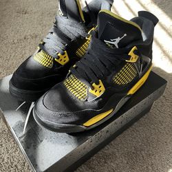 Air Jordan 4’s Yellow Thunder