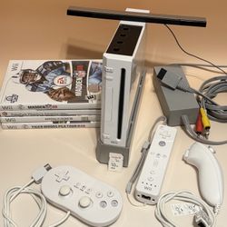 Nintendo Wii Console Bundle. 4 Games And Controller’s. WORKS & TESTED