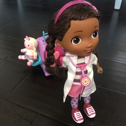Doc McStuffins Walk N’ Talk Doc Mobile Doll Playset