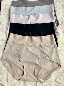 5pcs. Women's High-Waisted Briefs - Soft Breathable Mid-Support Underwear Seamless Design in Beige, black, Grey, pink and blue.Size XL 