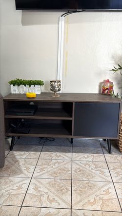 Tv stand