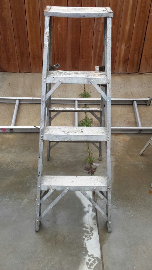 Aluminum Ladder4 FT