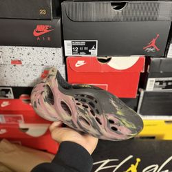 Adidas Yeezy MX Carbon Foam Runner size 9 USED But Clean 