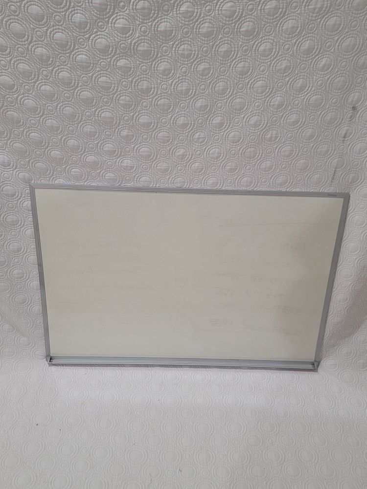 Whiteboard Hieght 3ft Width 4 Ft