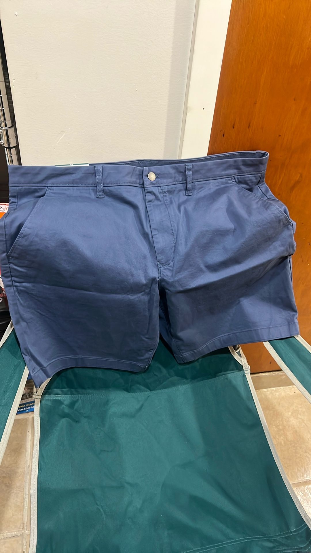 Flat Front Twill Short men’s size 40