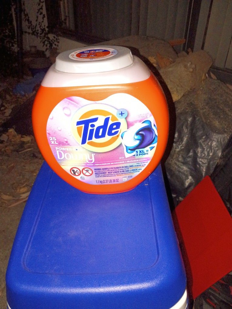 Brand New Unopened 25 Extra Large Power Pods Downy By Tide Plus