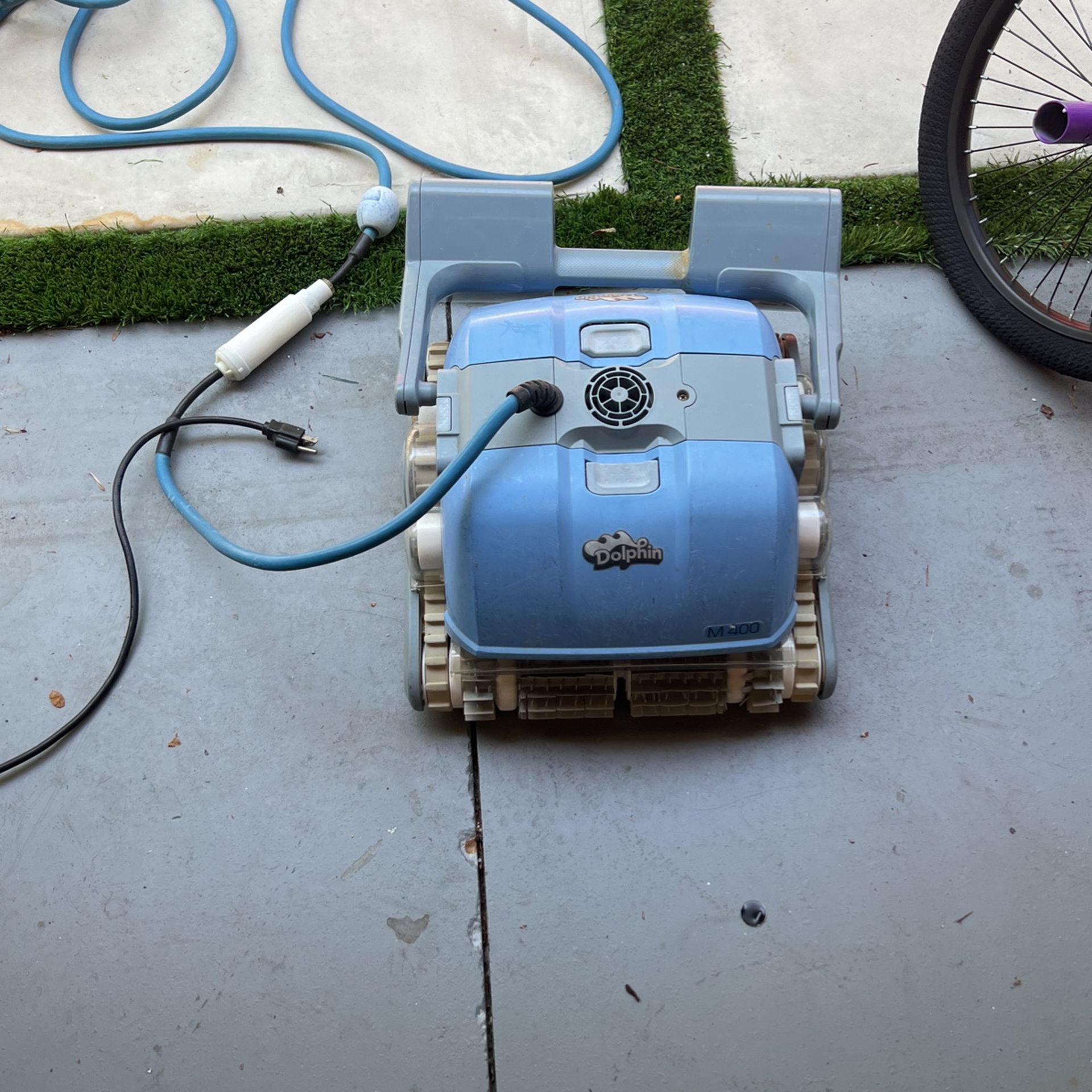 Dolphin Pool Vacuum Cleaner