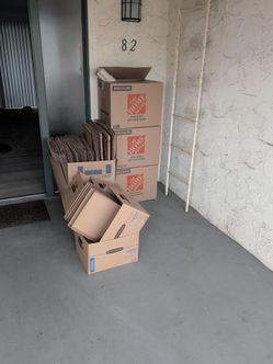 Mixed Moving Boxes and Packing materials