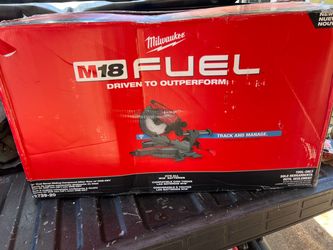 Milwaukee M18 FUEL 12" Dual Bevel Sliding Compound Miter Saw
