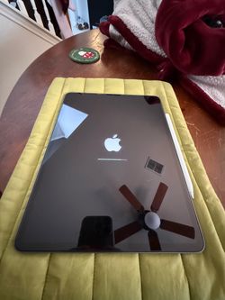 iPad Pro (5th generation) w/ Apple Pencil