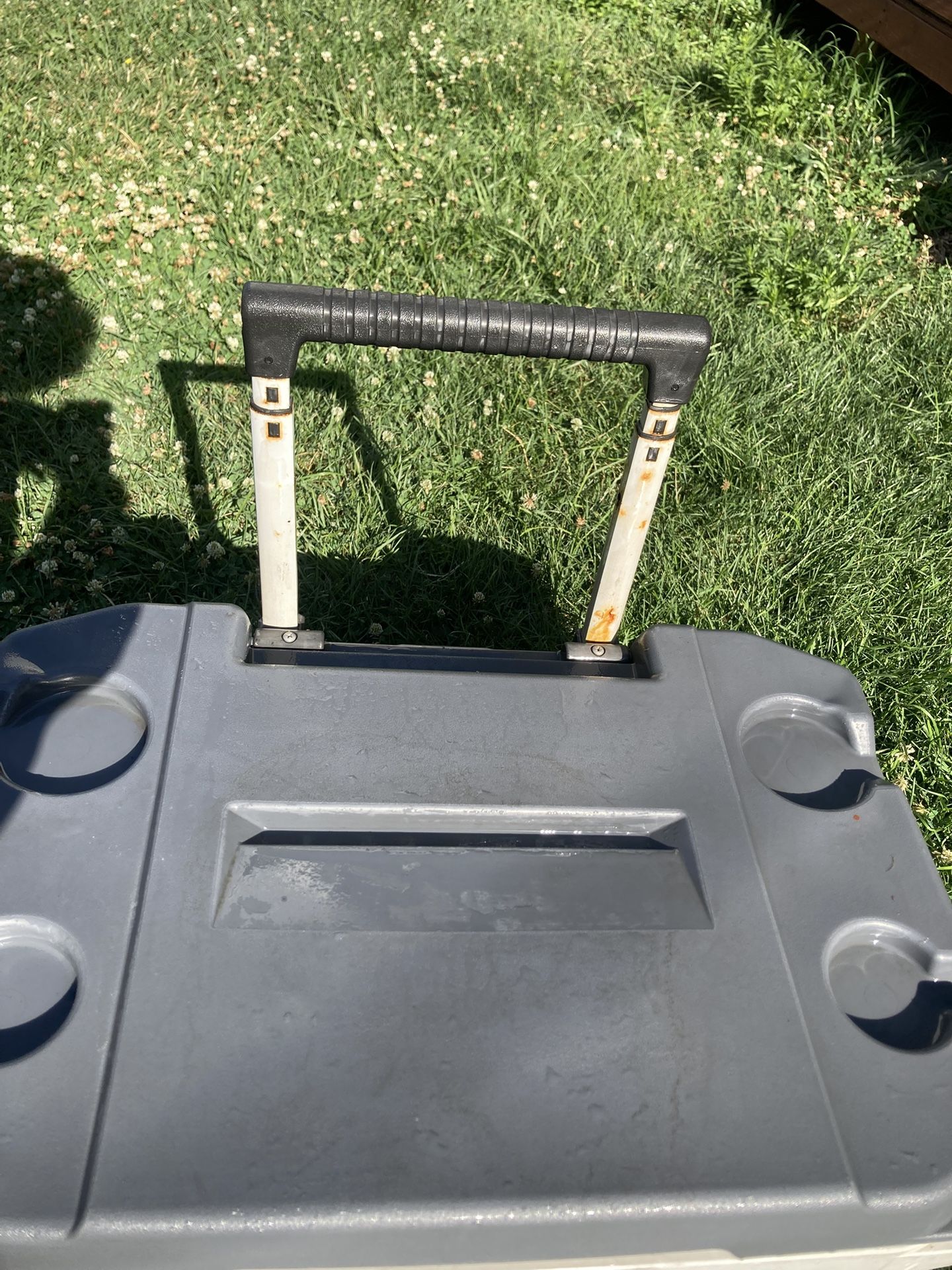 Igloo 60 Qt Roller Cooler.