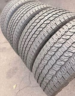 305-55-22 Goodyear Selling a set of 4 tires in excellent condition š«”