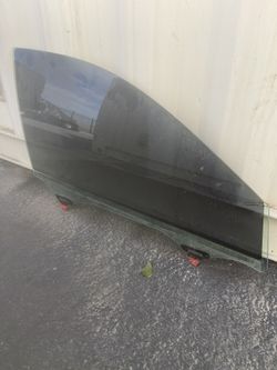 09 Toyota Camry Right Front Door Glass