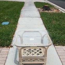 Beautiful Blonde Rattan Table, Great Shape, Glass Is In Very Good Condition