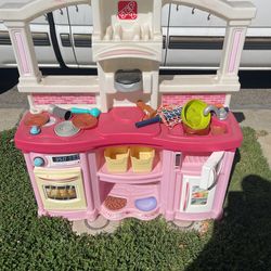 Toy Kitchen 