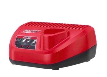 NEW - Milwaukee M12 Battery Charger