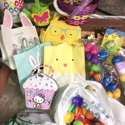Easter Supplies / Baskets  / Eggs