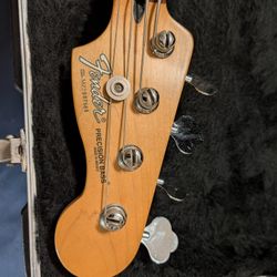 Fender P BASS 