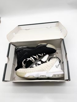 Basketball shoes