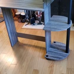 Desk Like New 