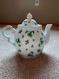 Porcelain Shamrock Clover Teapot with Gold Trim