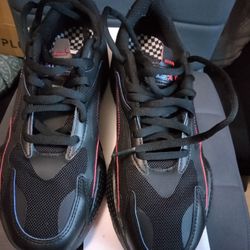 Vendo  Tennis Puma Size 9