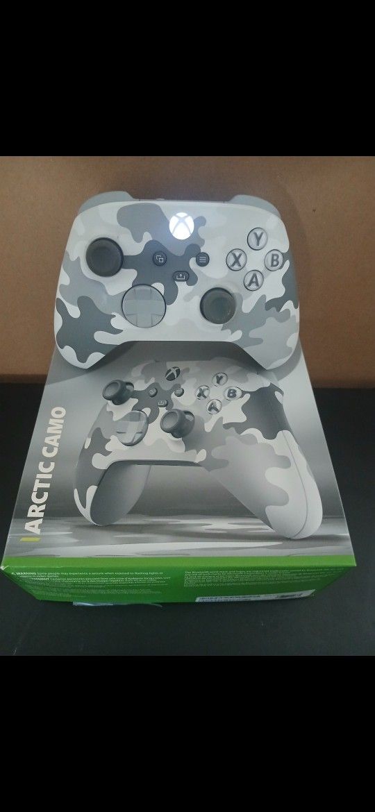 Xbox One Arctic Camo Controller 